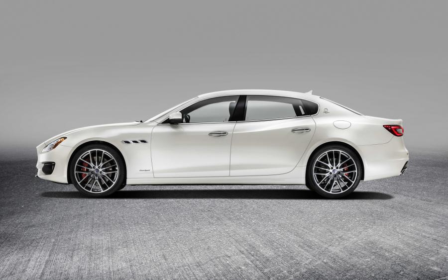  Maserati Quattroporte GTS GranSport 2016 года  (фото 11 из 46)